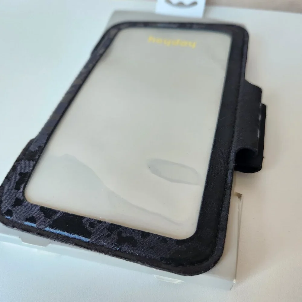 NWT heyday Armband Phone Holder Black Cheetah Print Touchscreen Compatible